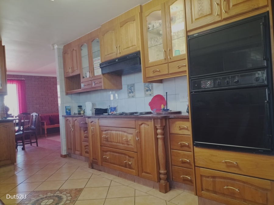 4 Bedroom Property for Sale in Fraaiuitsig Western Cape